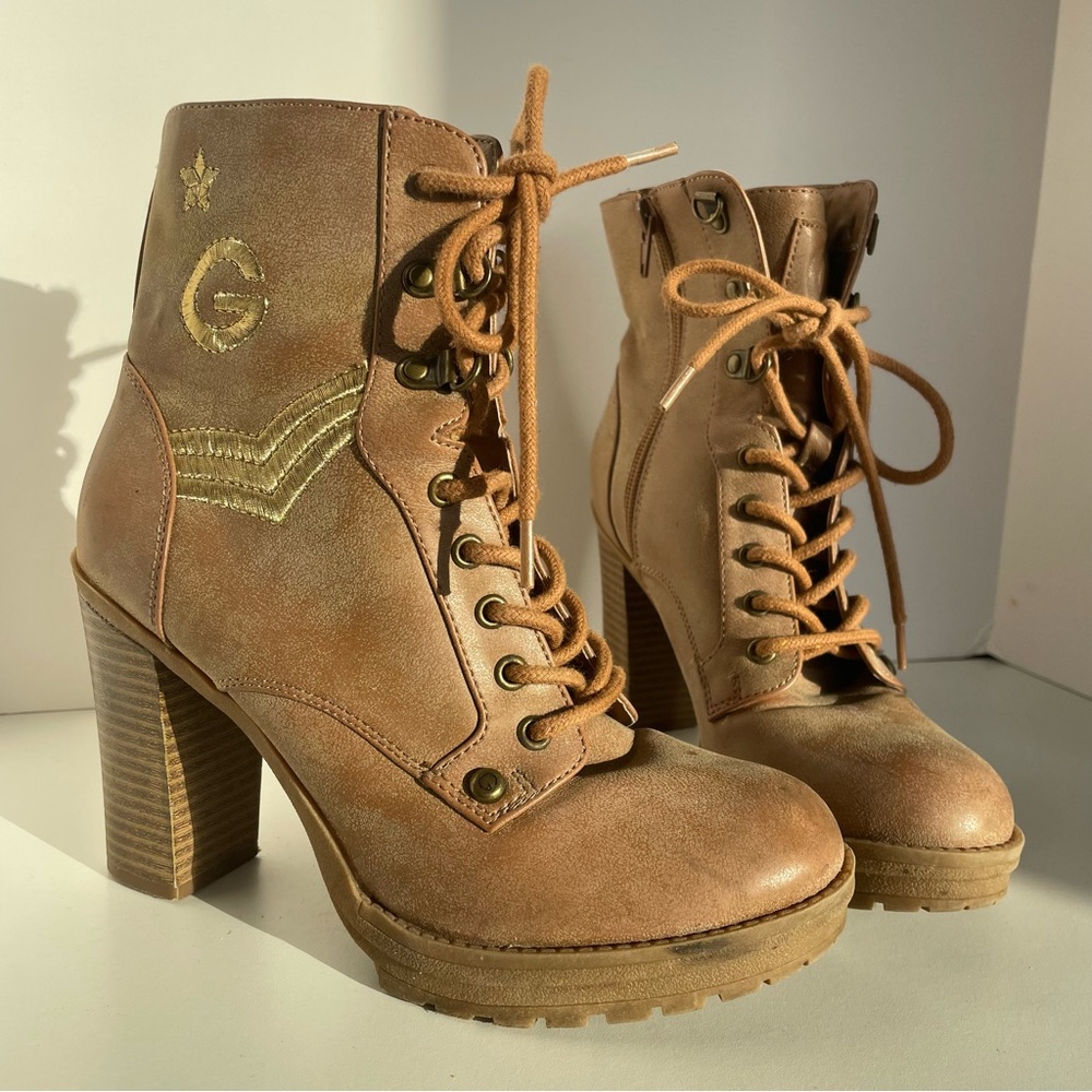 G by Guess Tan Faux Leather Heeled Zip‎ Lace Up Combat Boots Gold Accent Women 7